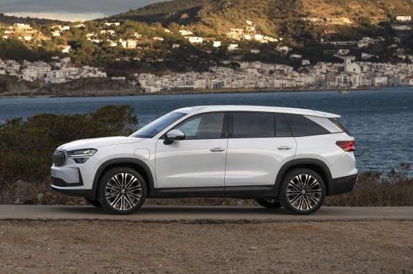 All new Kodiaq iV PHEV with all electric range of up to 75 miles available to order