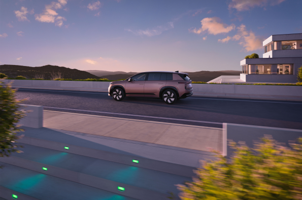 Škoda confirms UK pricing and specification for new all-electric flagship Peaq