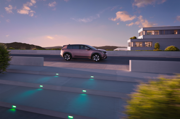 Škoda confirms UK pricing and specification for new all-electric flagship Peaq